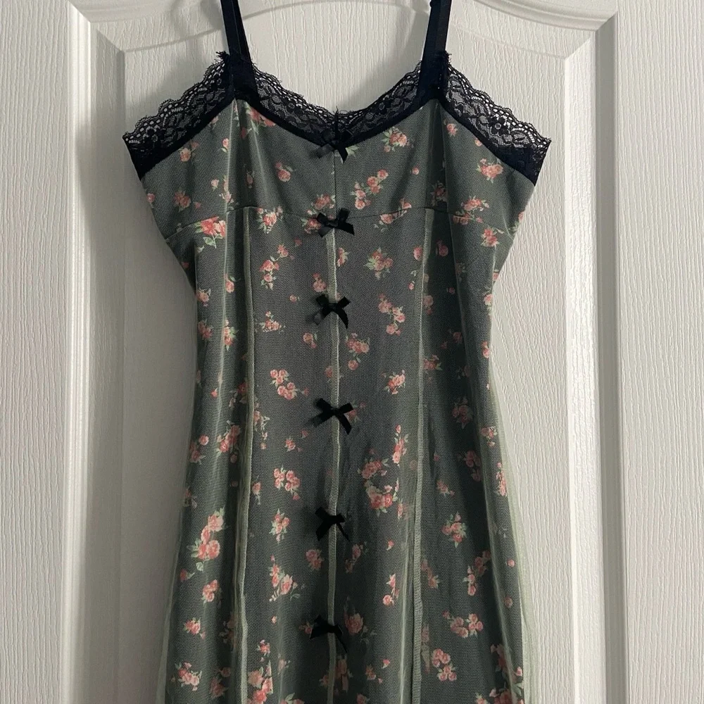 CIDER MESH FLORAL BOW LACE TRIM MIDI DRESS - Picture 16 of 16